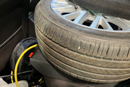 harmaa SEAT Leon 2021 kuva 4.