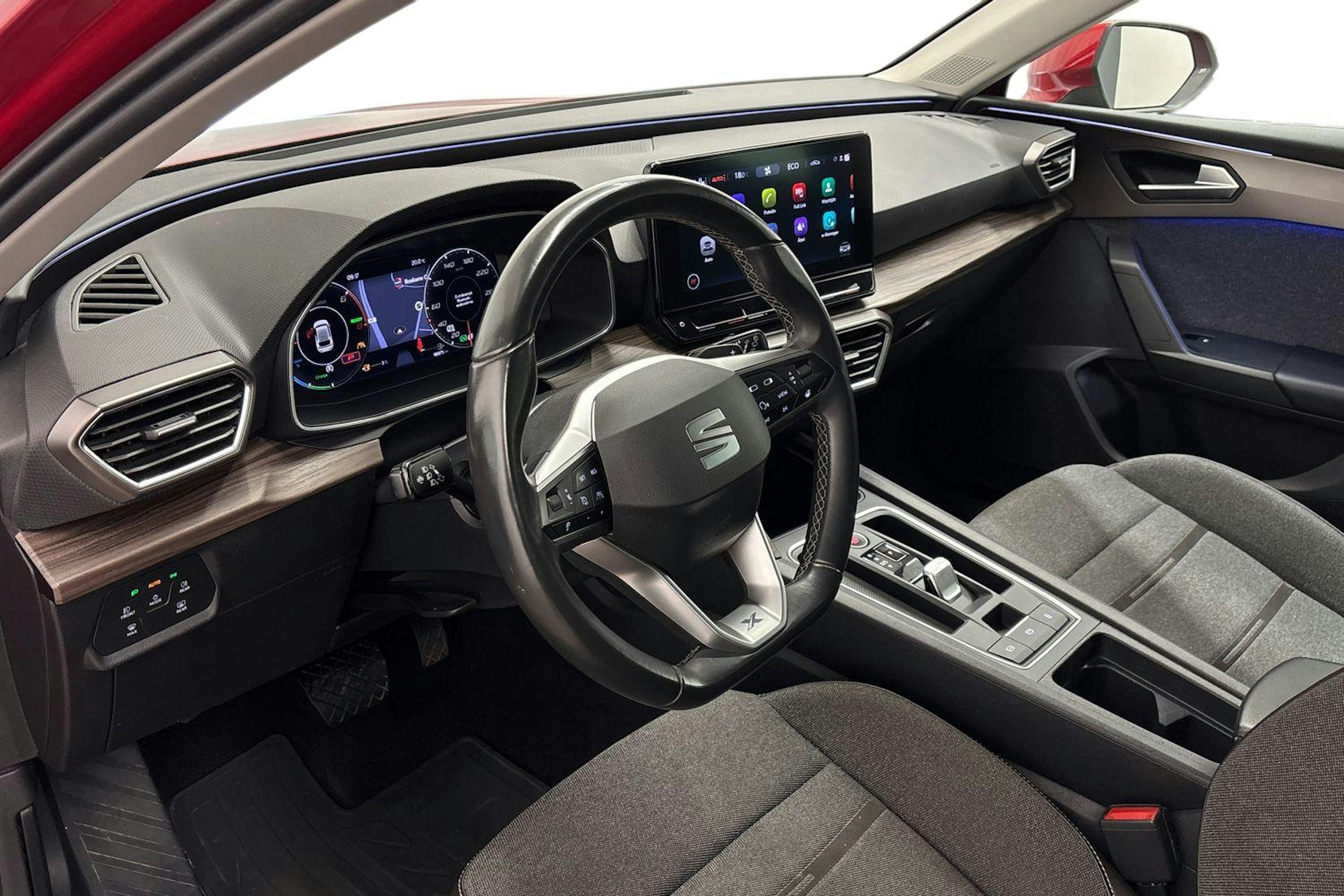 punainen SEAT Leon 2021 kuva 7.