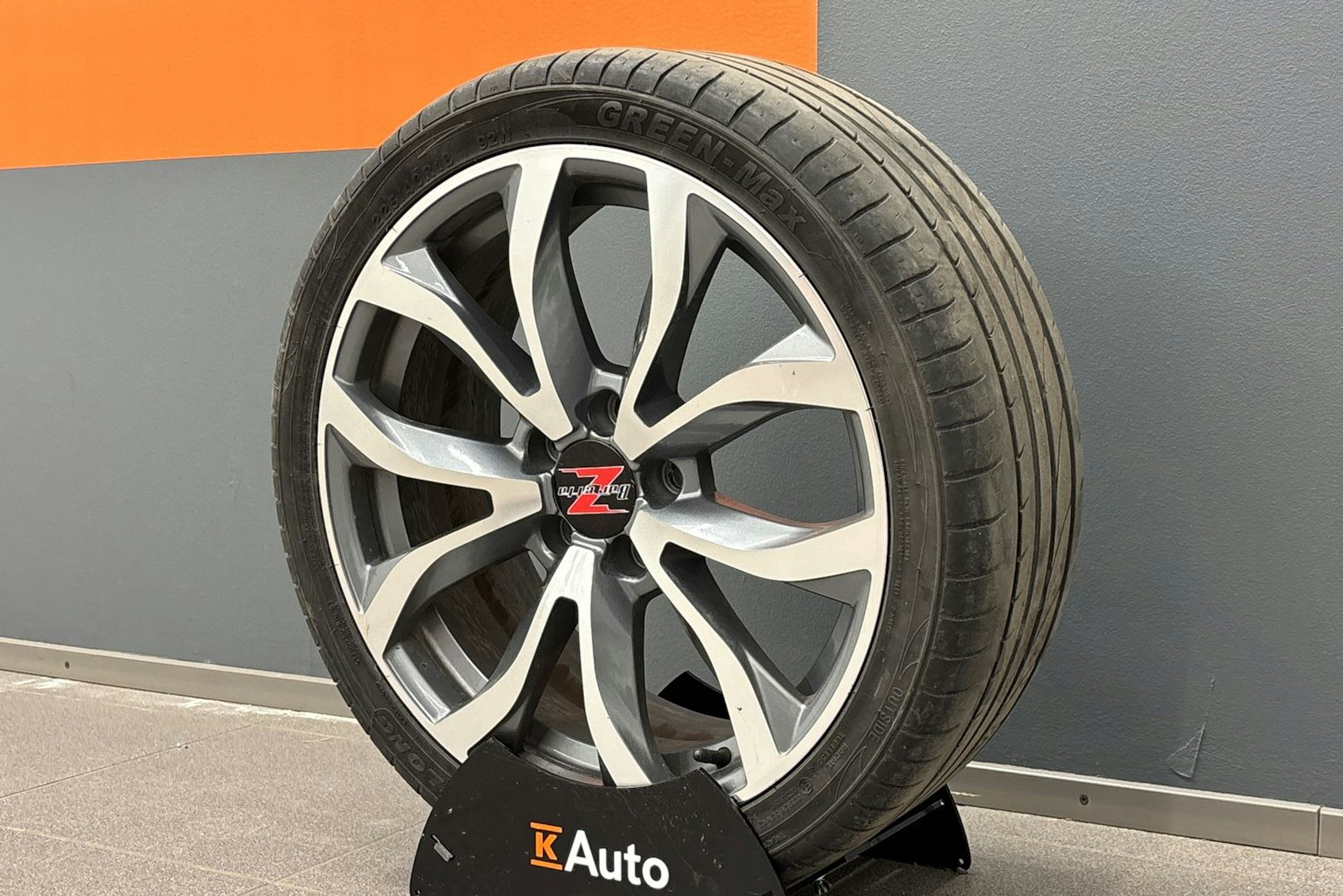 punainen SEAT Leon 2021 kuva 13.