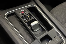 punainen SEAT Leon 2021 kuva 18.