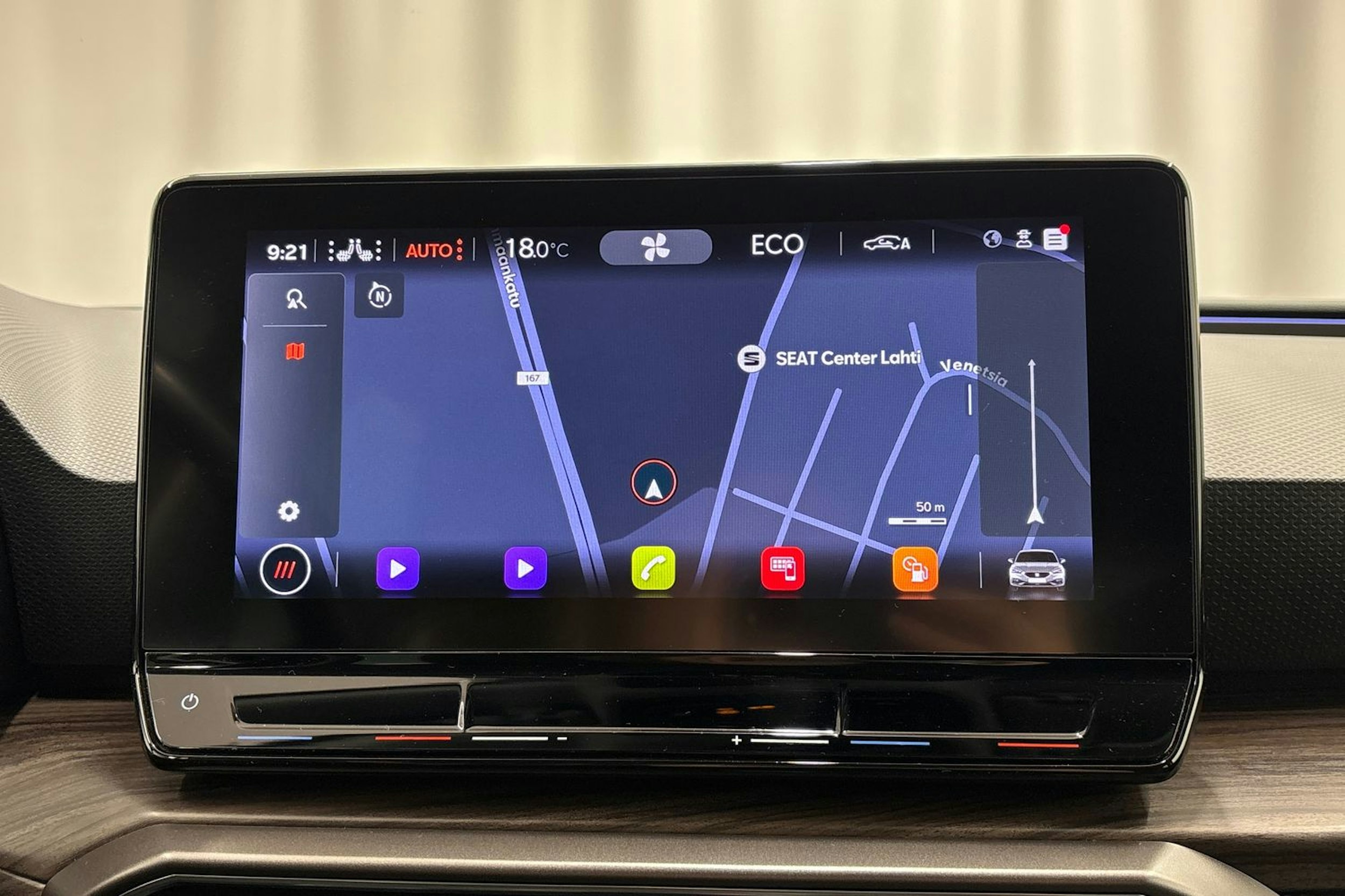 punainen SEAT Leon 2021 kuva 22.