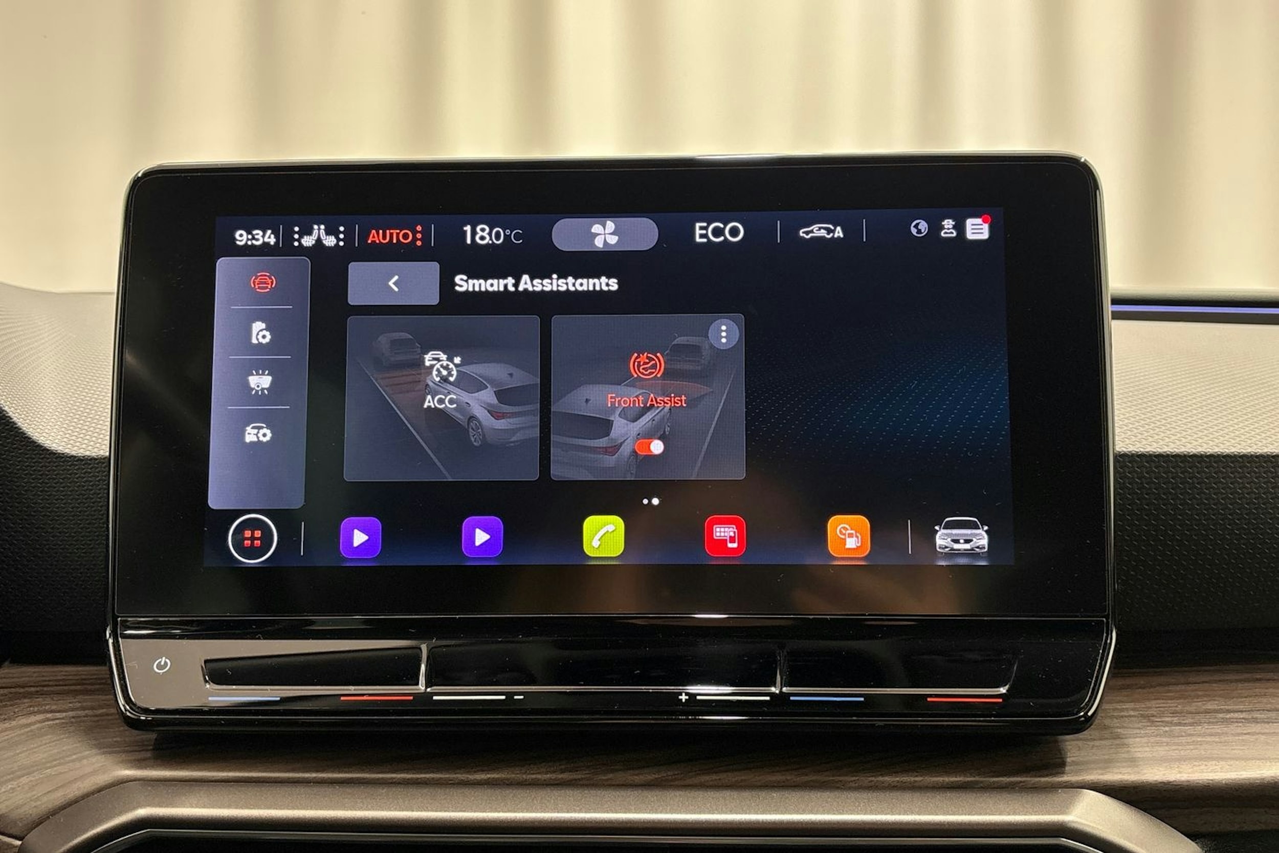 punainen SEAT Leon 2021 kuva 25.