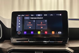 punainen SEAT Leon 2021 kuva 27.