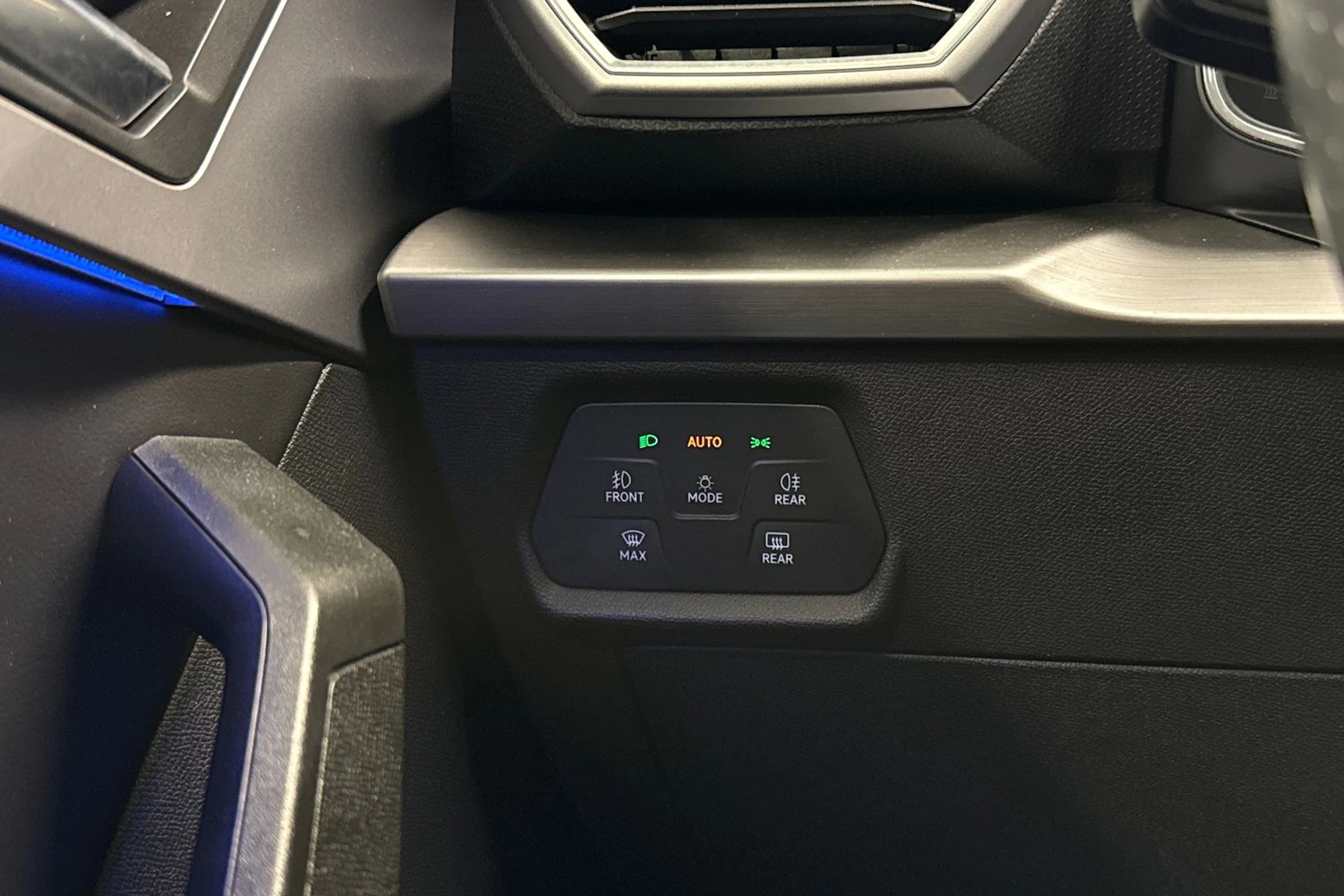 met. sininen SEAT Leon 2021 kuva 24.