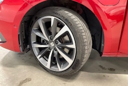punainen SEAT Leon 2021 kuva 13.