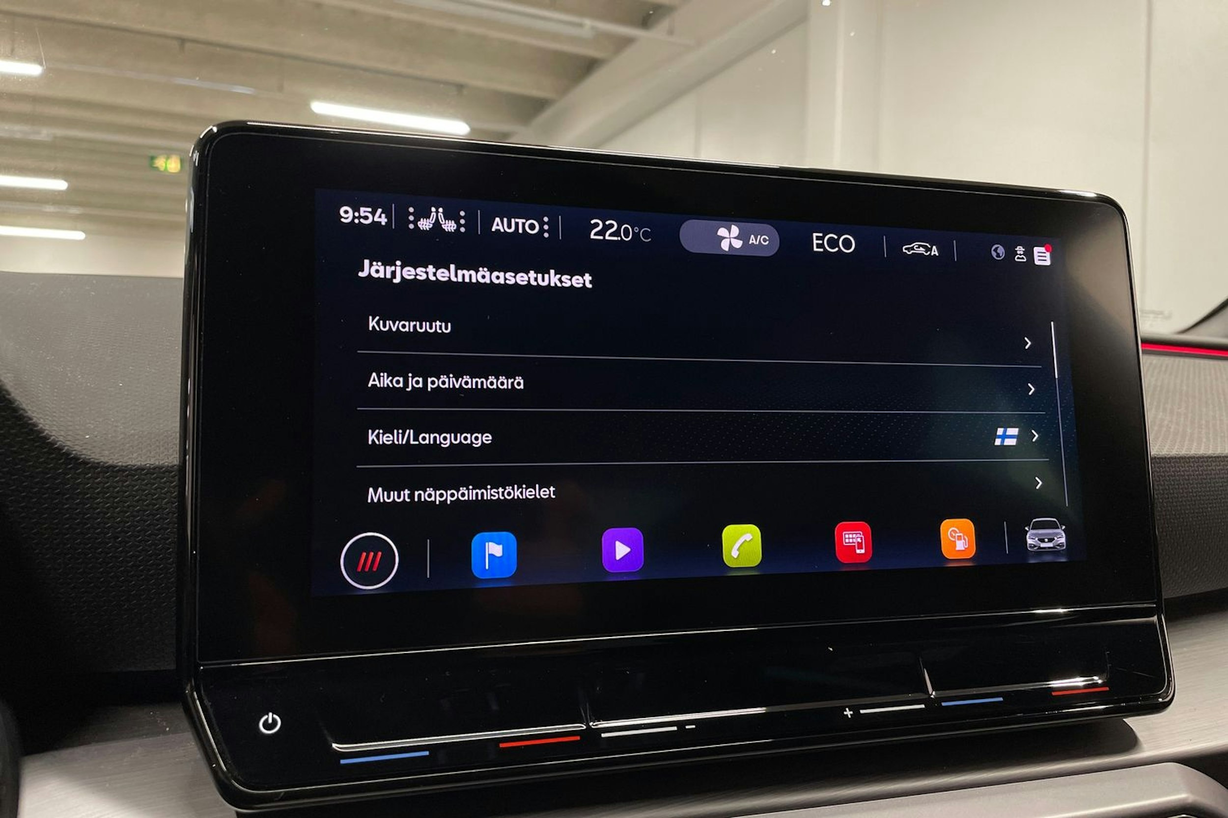 punainen SEAT Leon 2021 kuva 19.