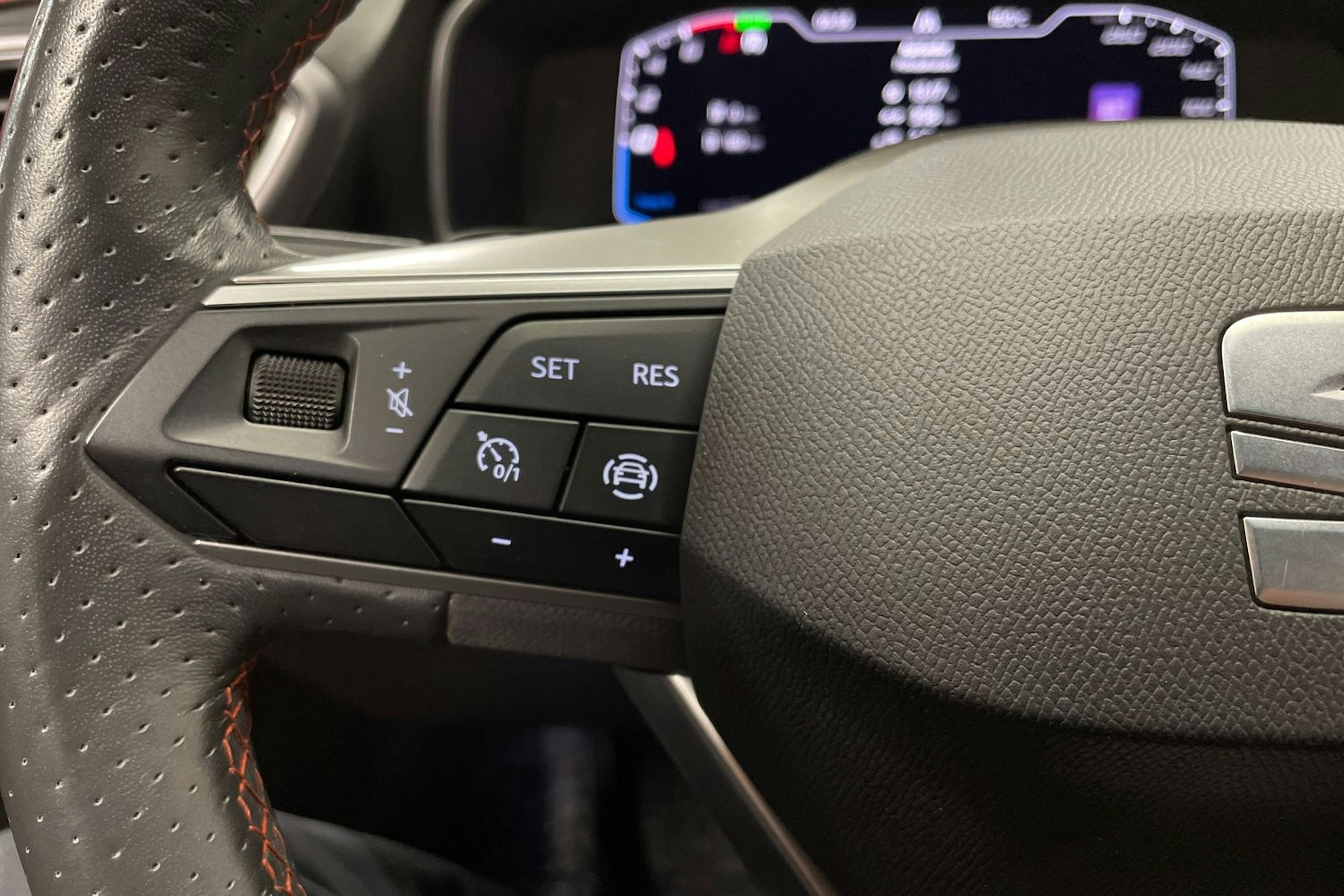 punainen SEAT Leon 2021 kuva 25.