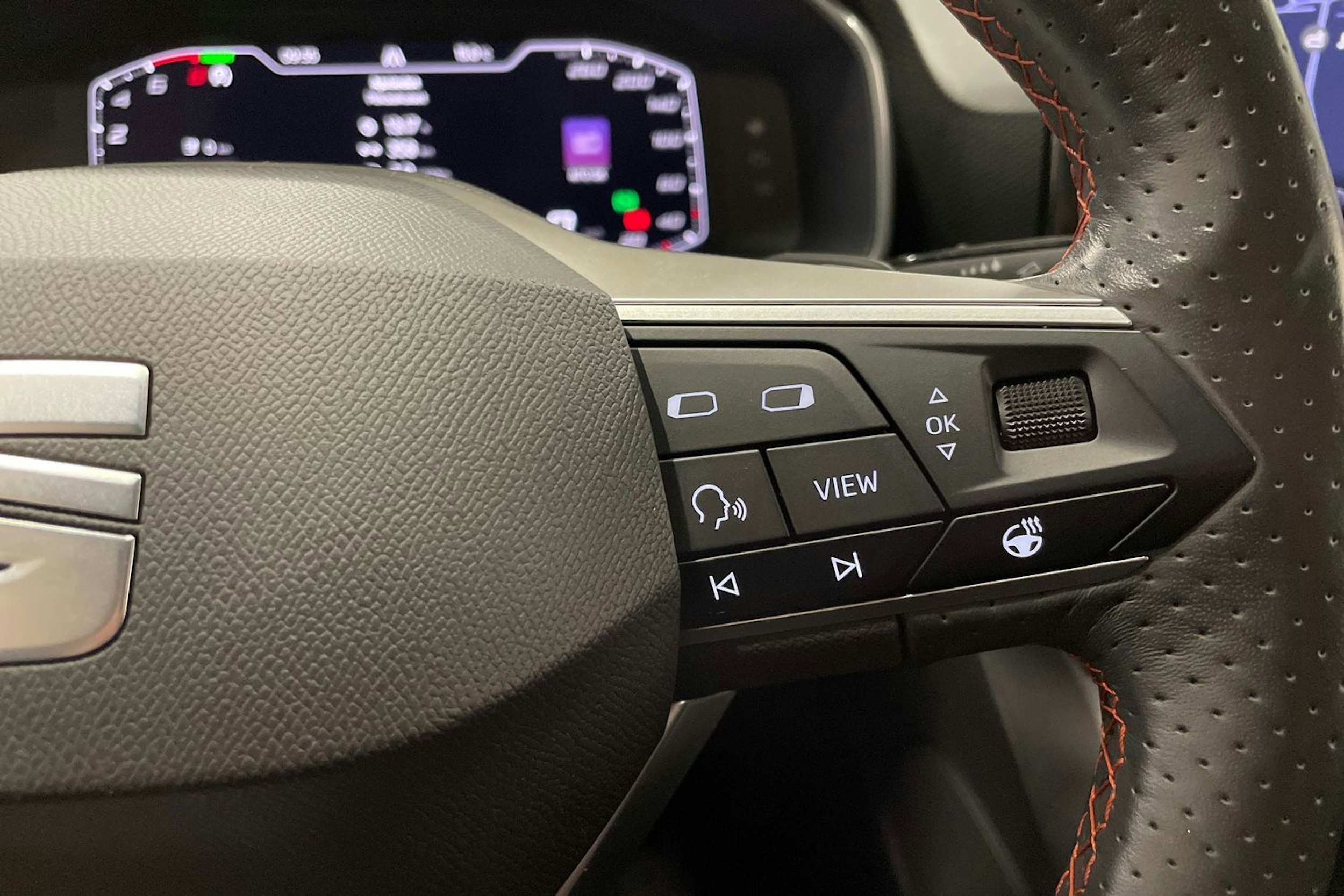 punainen SEAT Leon 2021 kuva 26.