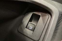 punainen SEAT Leon 2021 kuva 27.