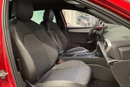 punainen SEAT Leon 2021 kuva 29.