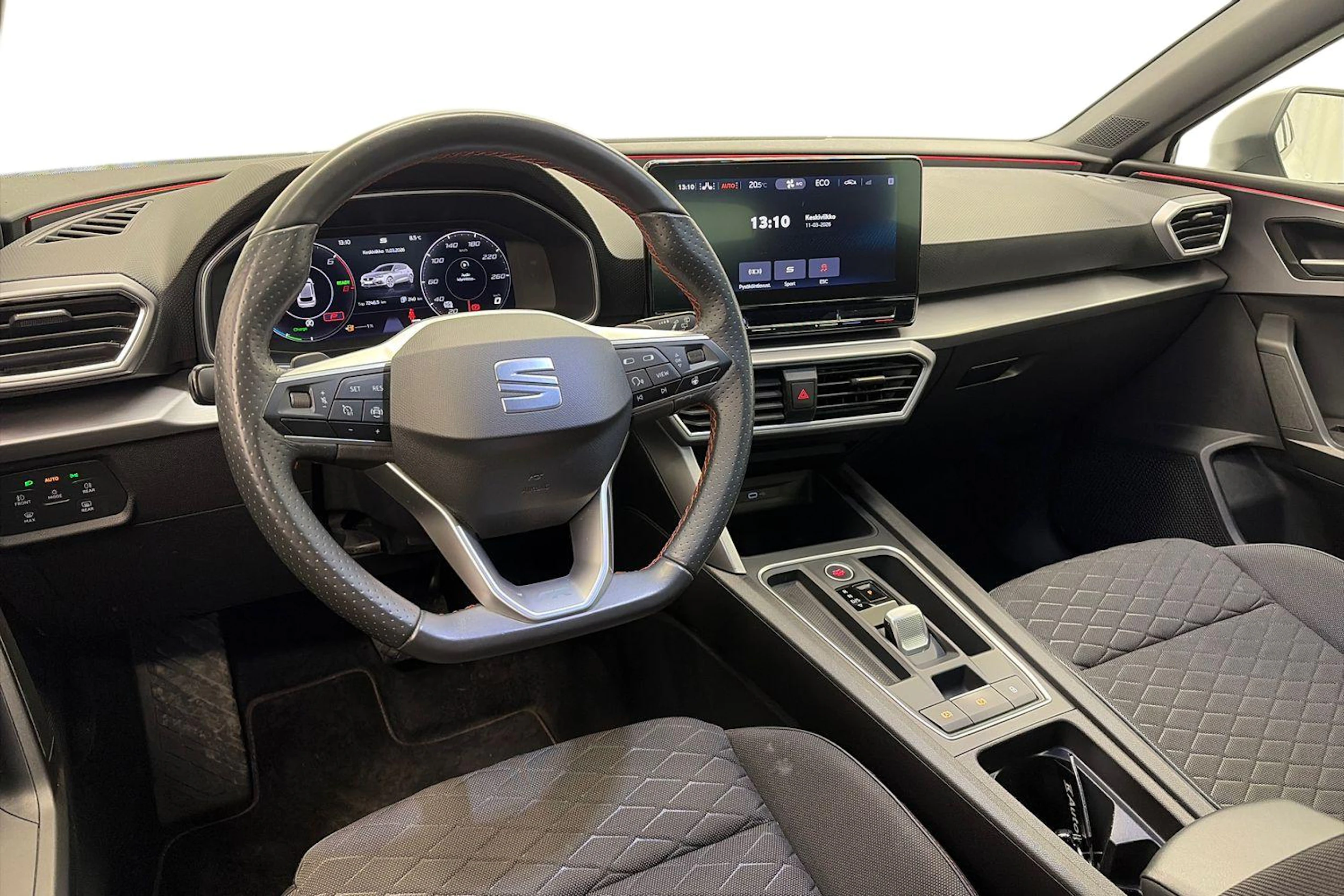 Valkoinen SEAT LEON 2021 kuva 6.