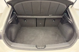 Valkoinen SEAT LEON 2021 kuva 11.