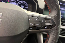 Valkoinen SEAT LEON 2021 kuva 15.