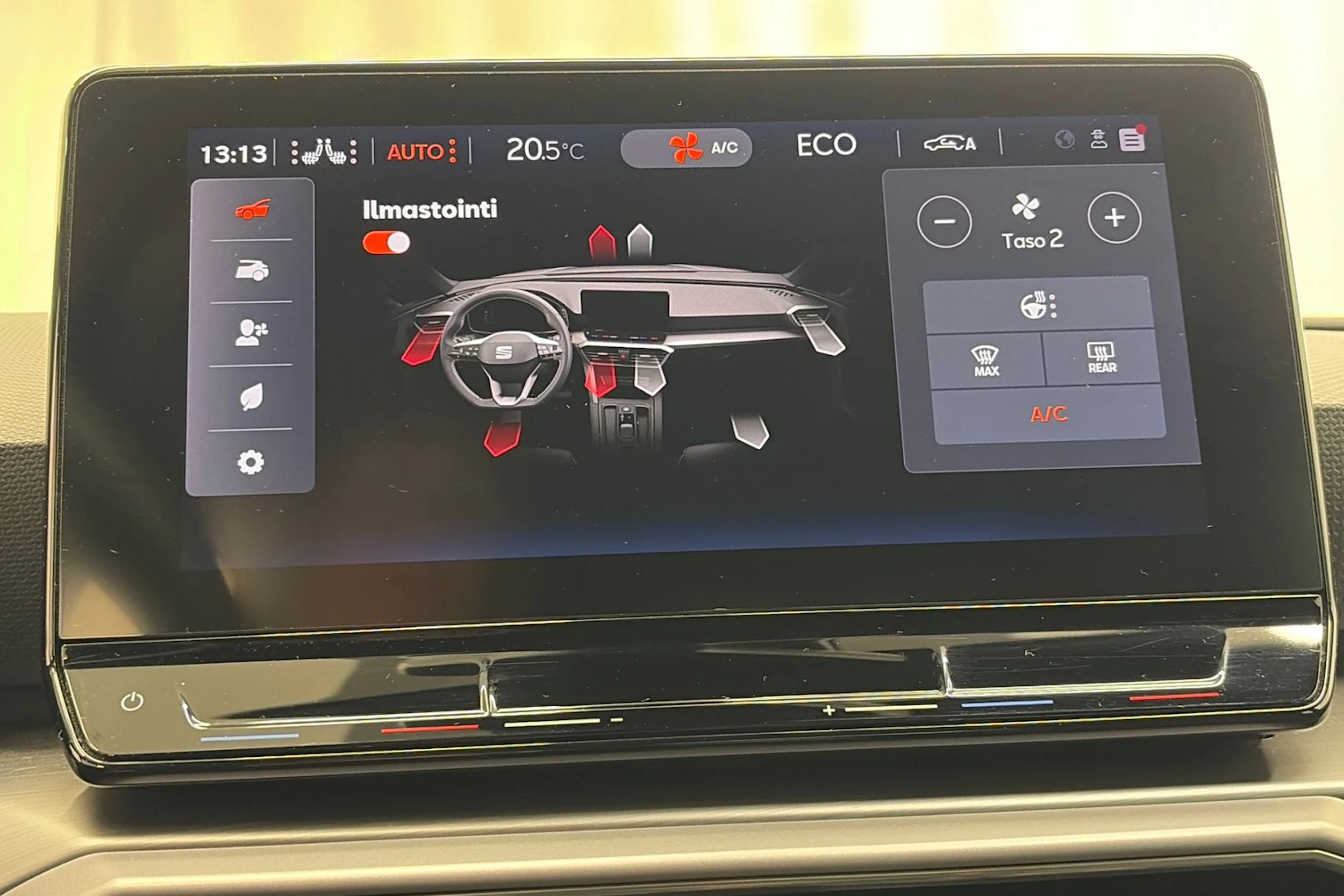 Valkoinen SEAT LEON 2021 kuva 17.