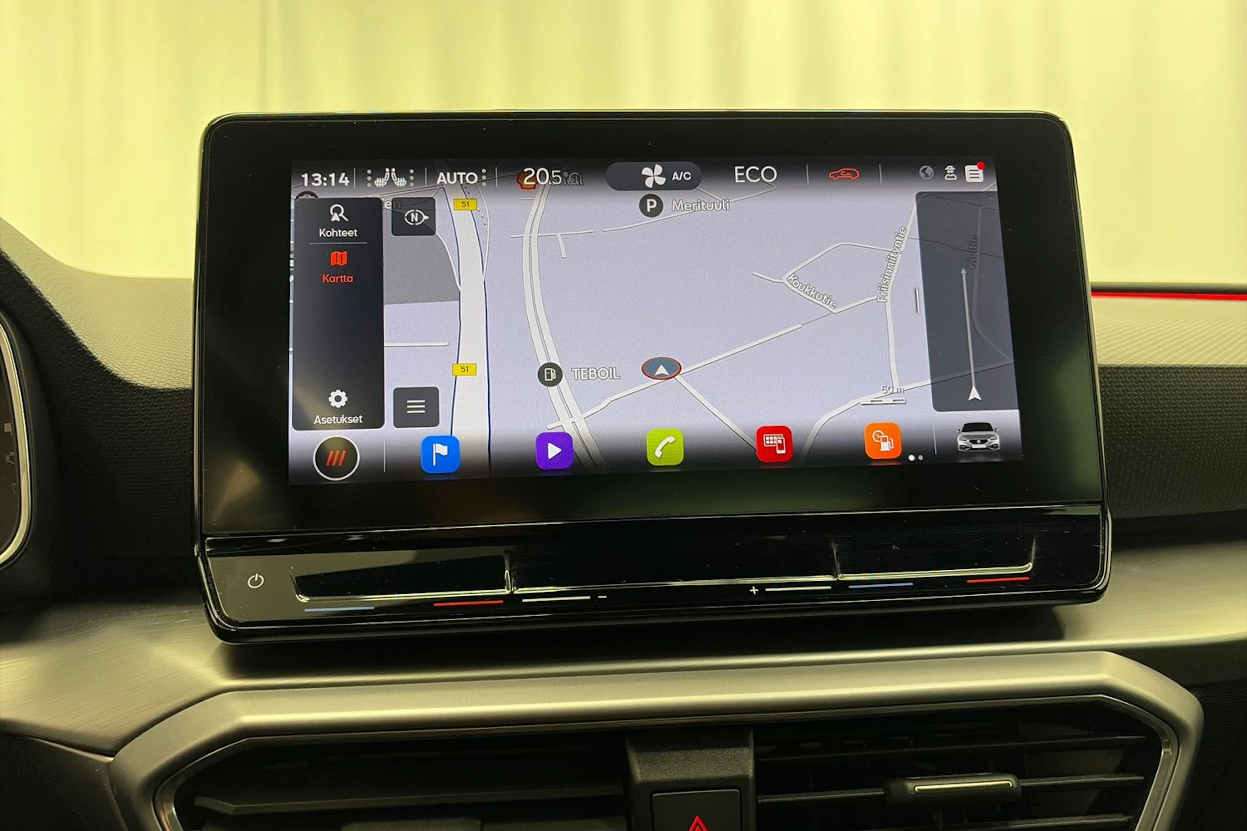 Valkoinen SEAT LEON 2021 kuva 18.