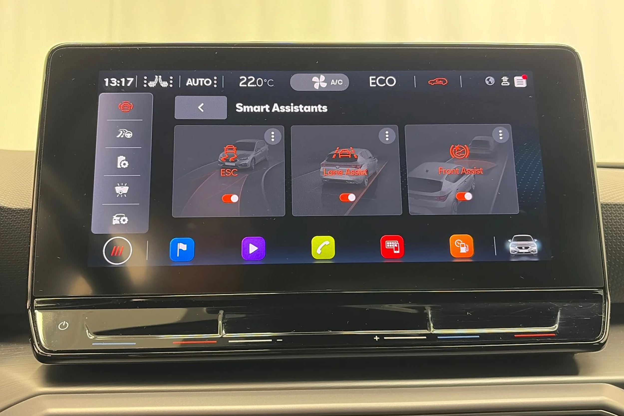 Valkoinen SEAT LEON 2021 kuva 21.