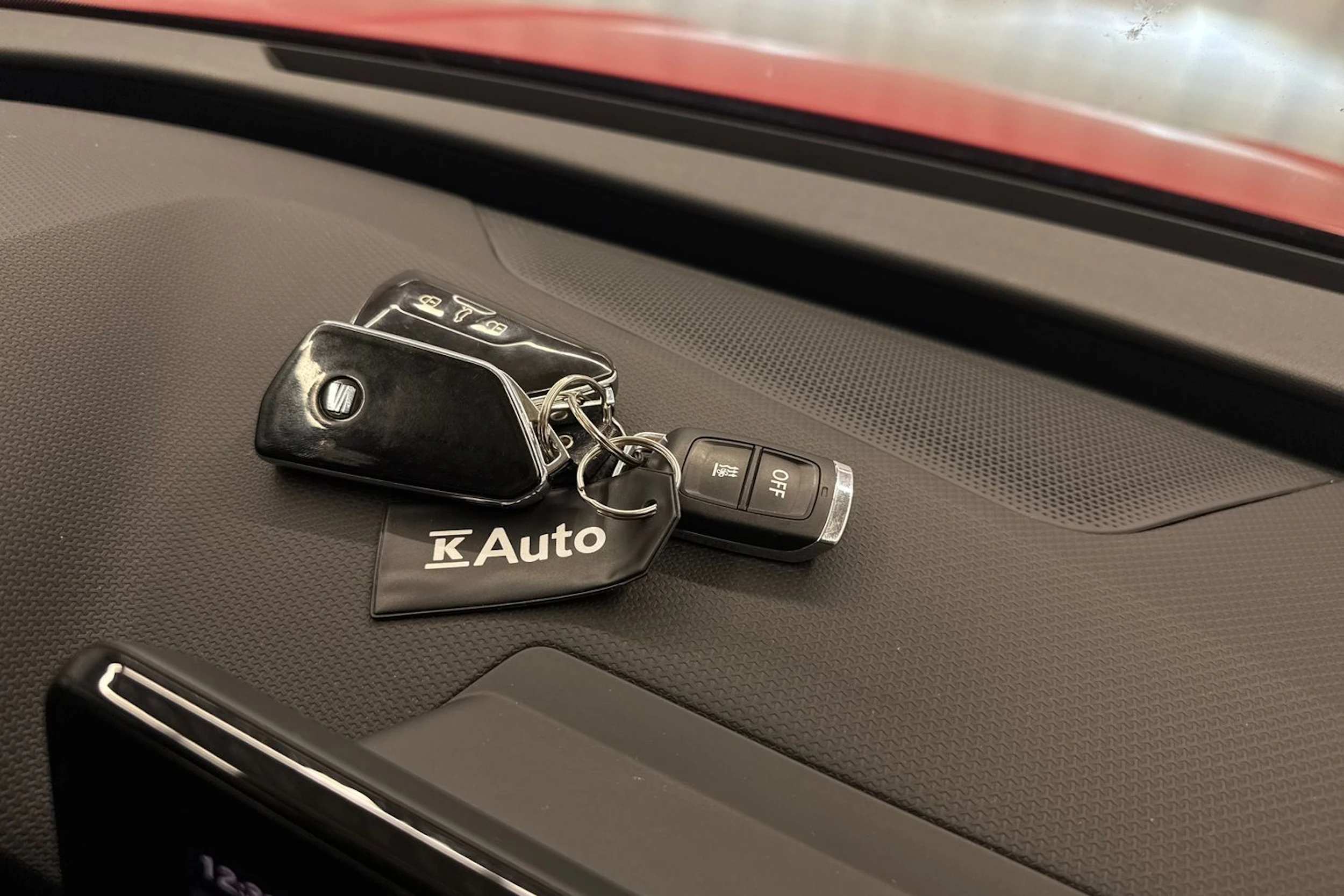 punainen SEAT Leon 2021 kuva 27.