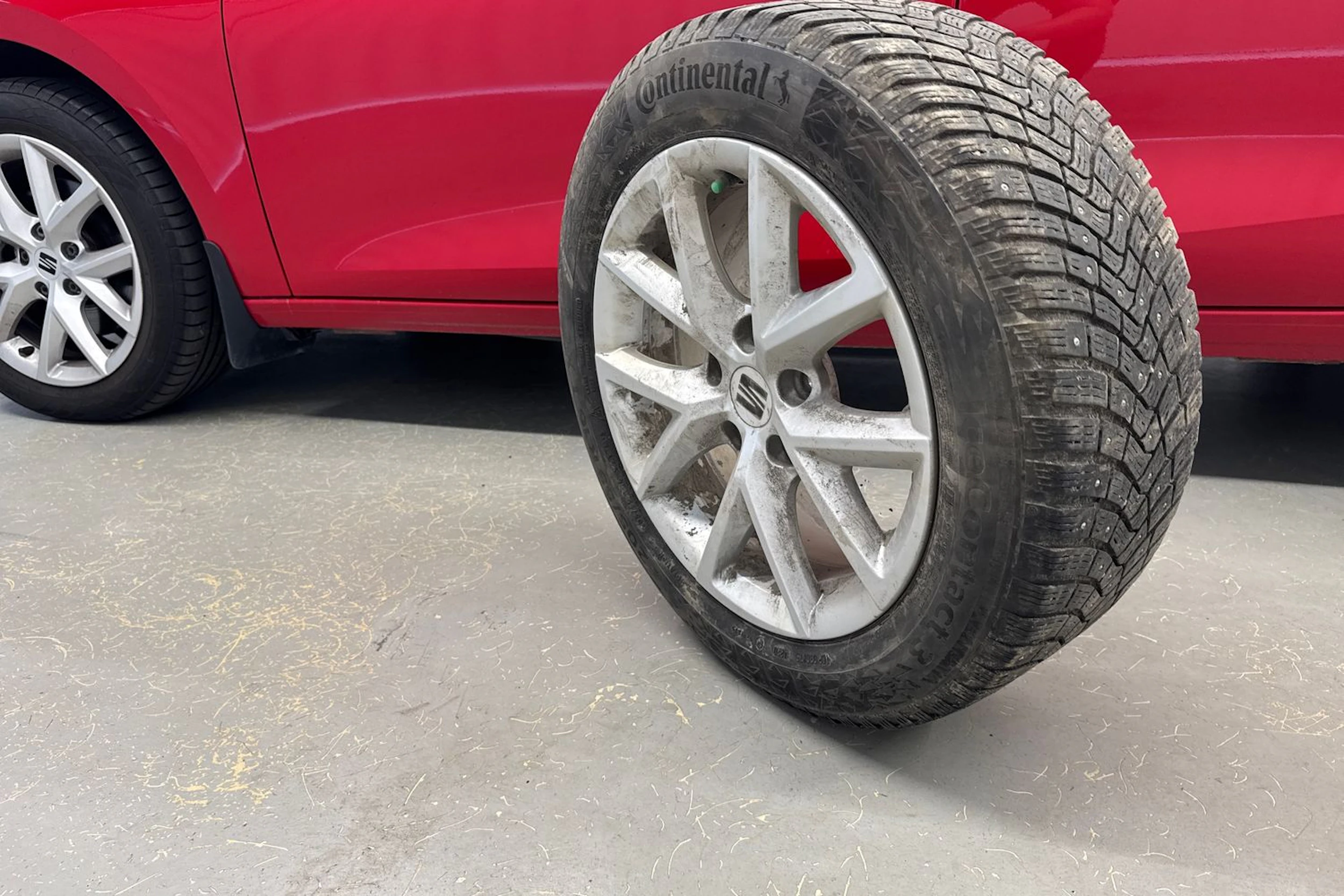 punainen SEAT Leon 2021 kuva 28.