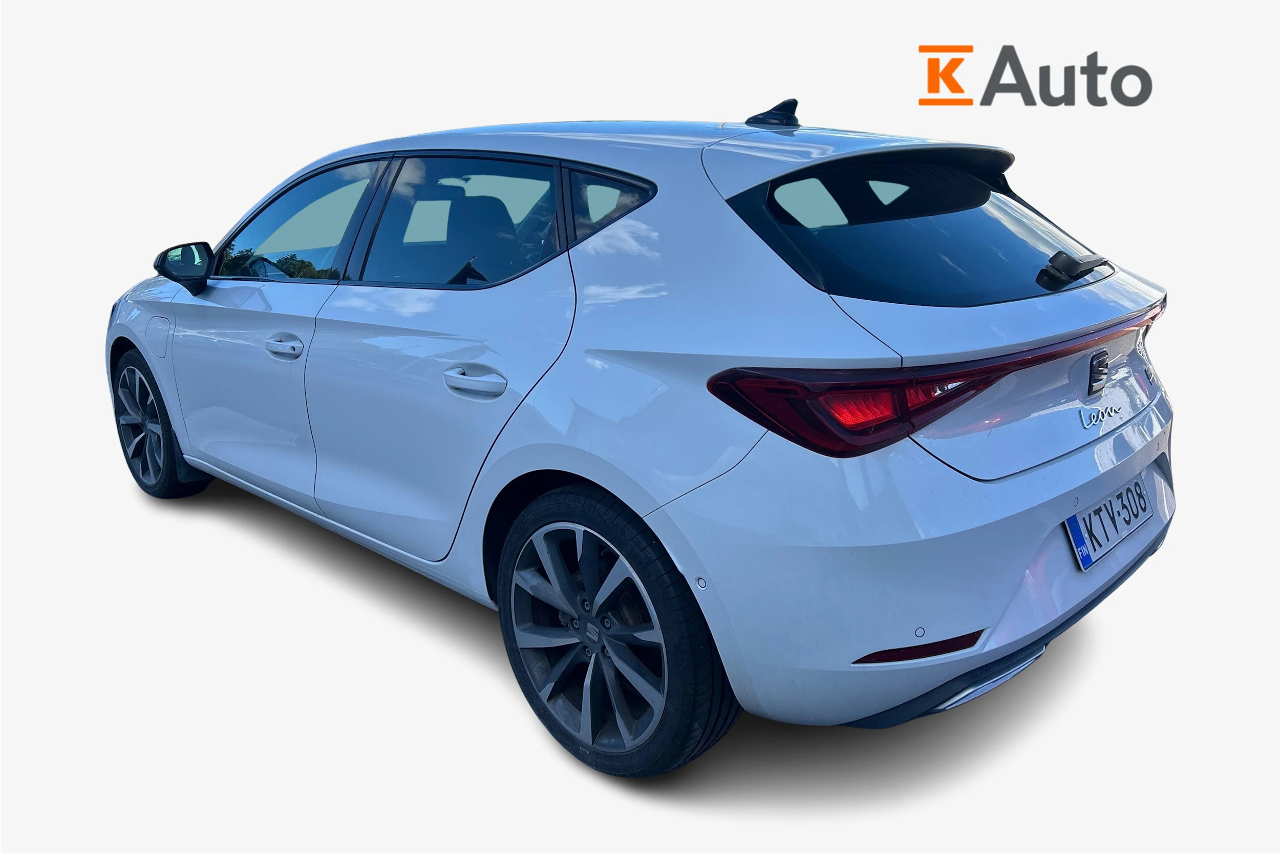 Valkoinen SEAT LEON 2021 kuva 2.