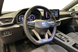 Valkoinen SEAT LEON 2021 kuva 6.