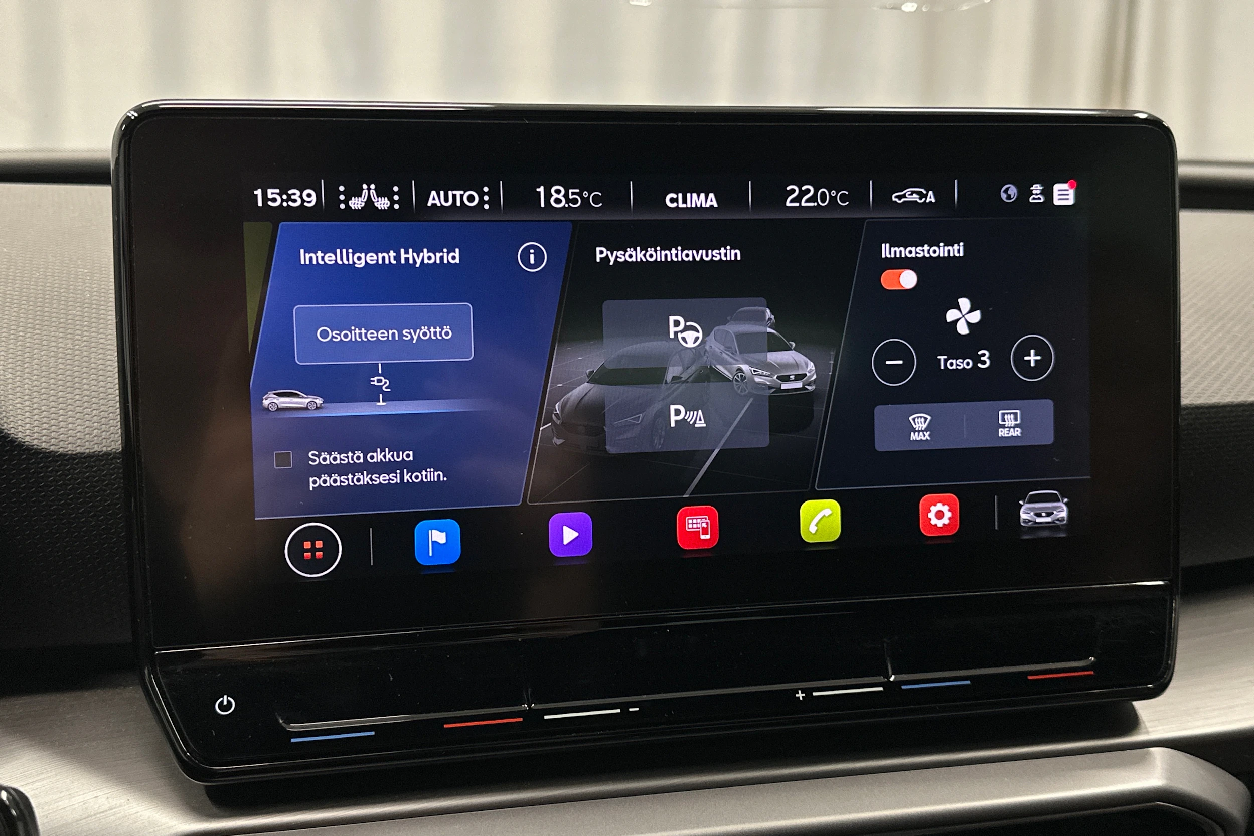 Valkoinen SEAT LEON 2021 kuva 17.
