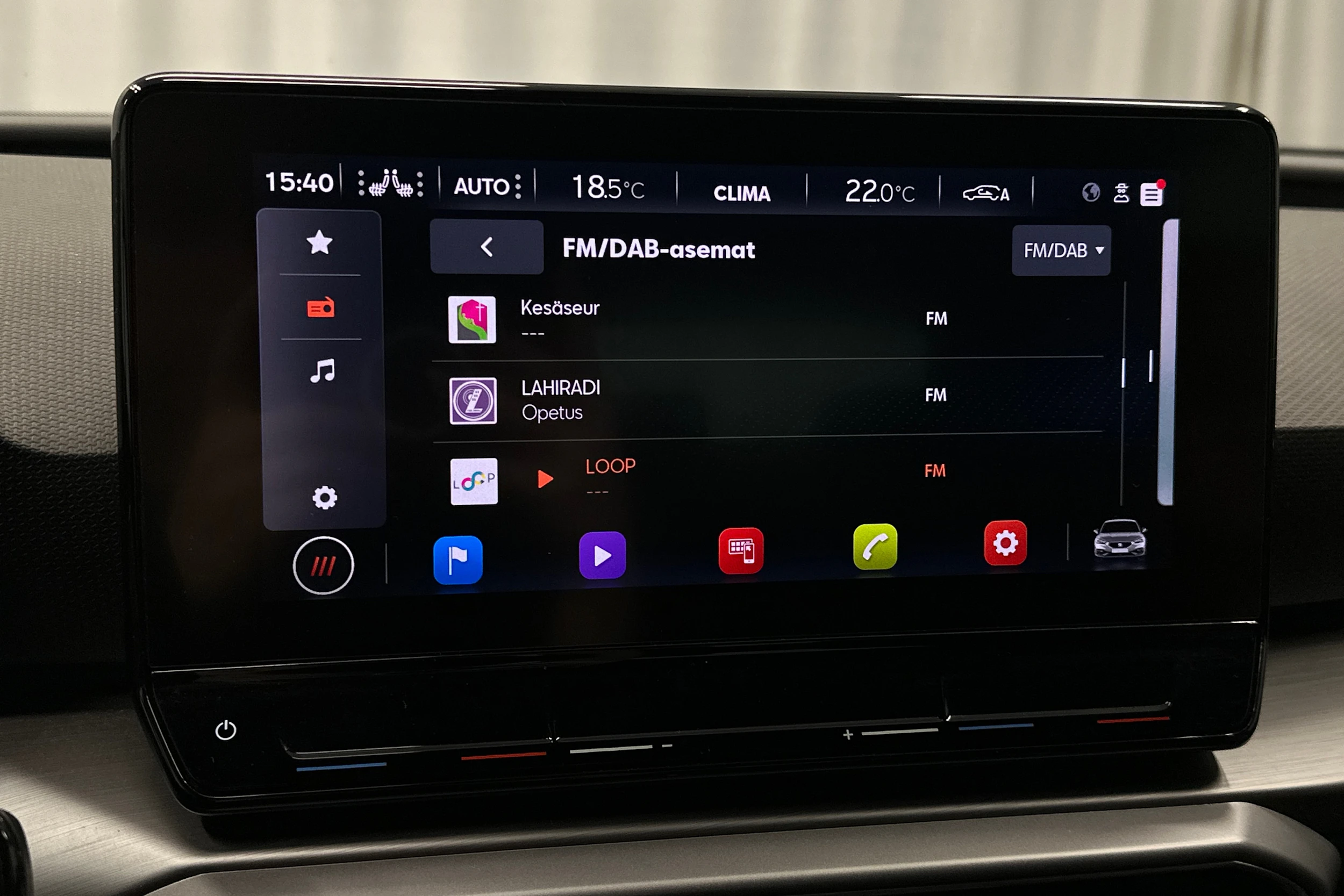 Valkoinen SEAT LEON 2021 kuva 20.