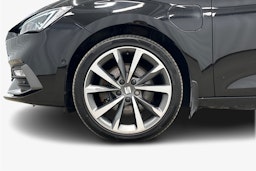 musta SEAT Leon 2021 kuva 11.