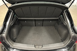 musta SEAT Leon 2021 kuva 14.