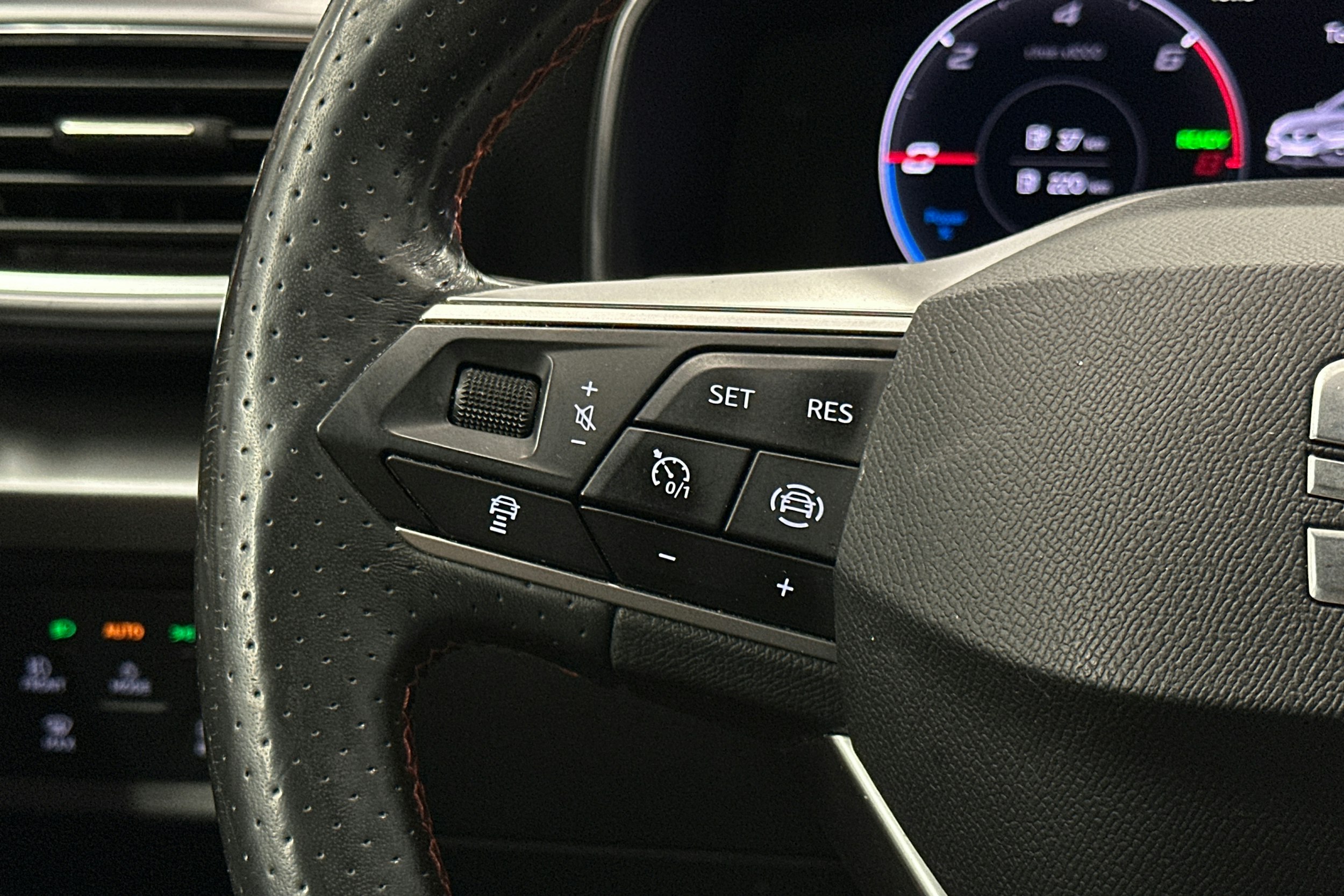 musta SEAT Leon 2021 kuva 18.