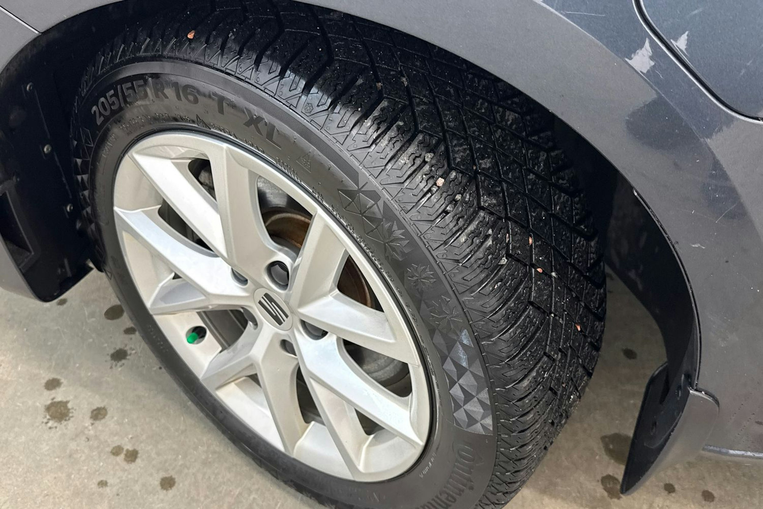 harmaa SEAT Leon 2021 kuva 13.