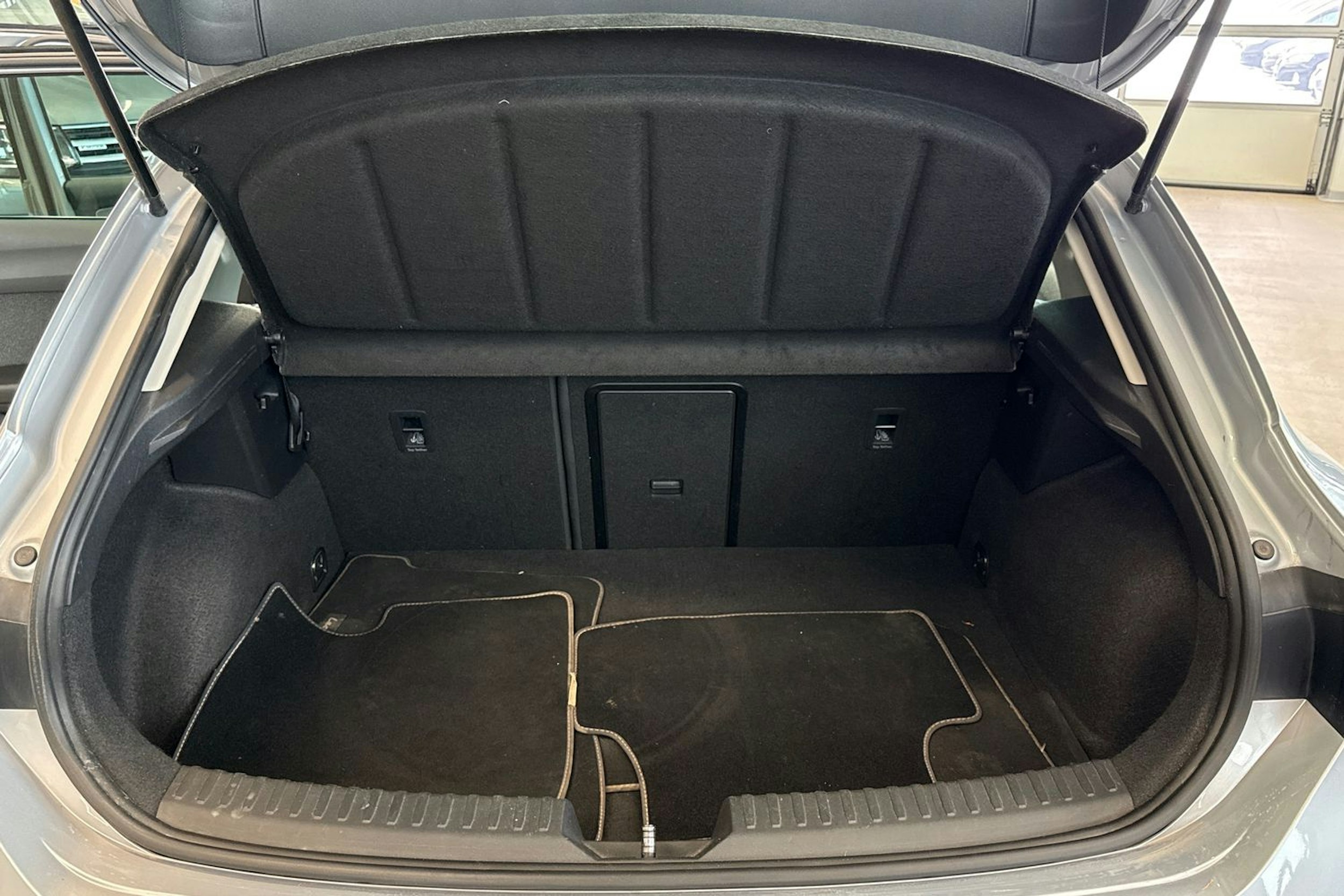 Hopea SEAT LEON 2021 kuva 23.