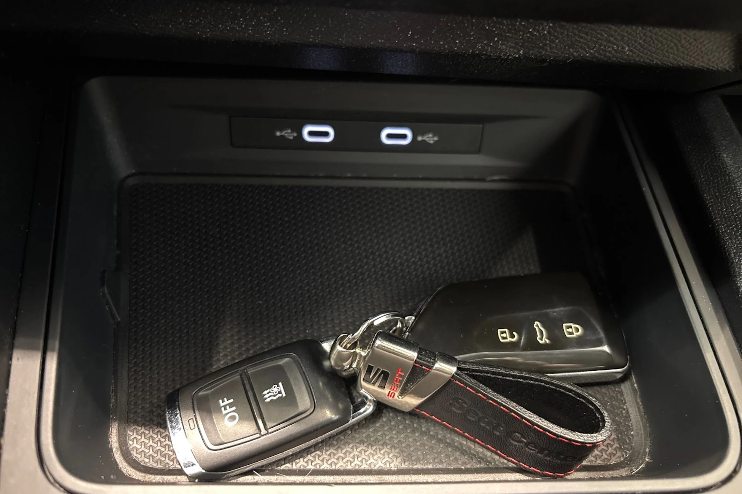 Hopea SEAT LEON 2021 kuva 21.