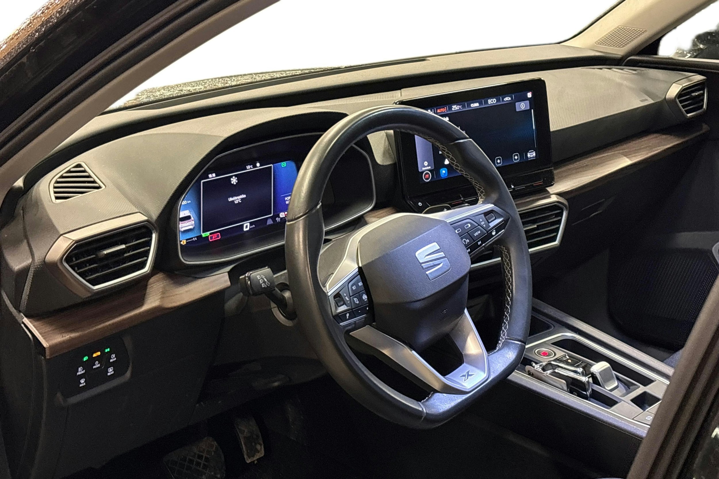 musta SEAT Leon Sportstourer 2021 kuva 3.