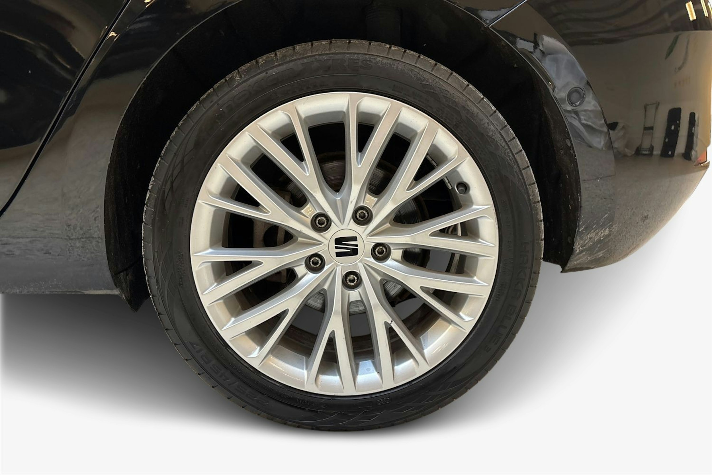 musta SEAT Leon 2021 kuva 9.