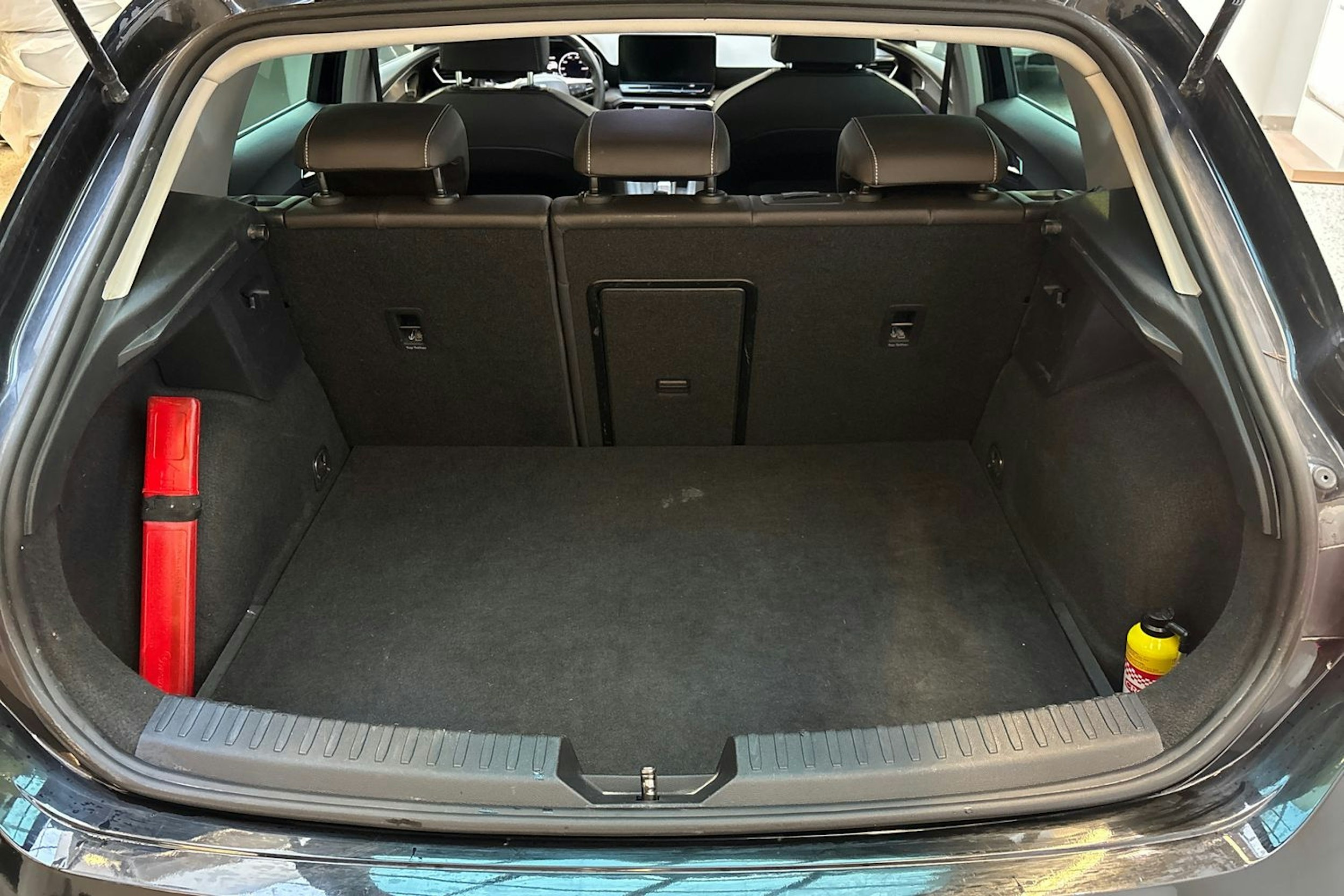 musta SEAT Leon 2021 kuva 12.