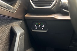 musta SEAT Leon 2021 kuva 14.