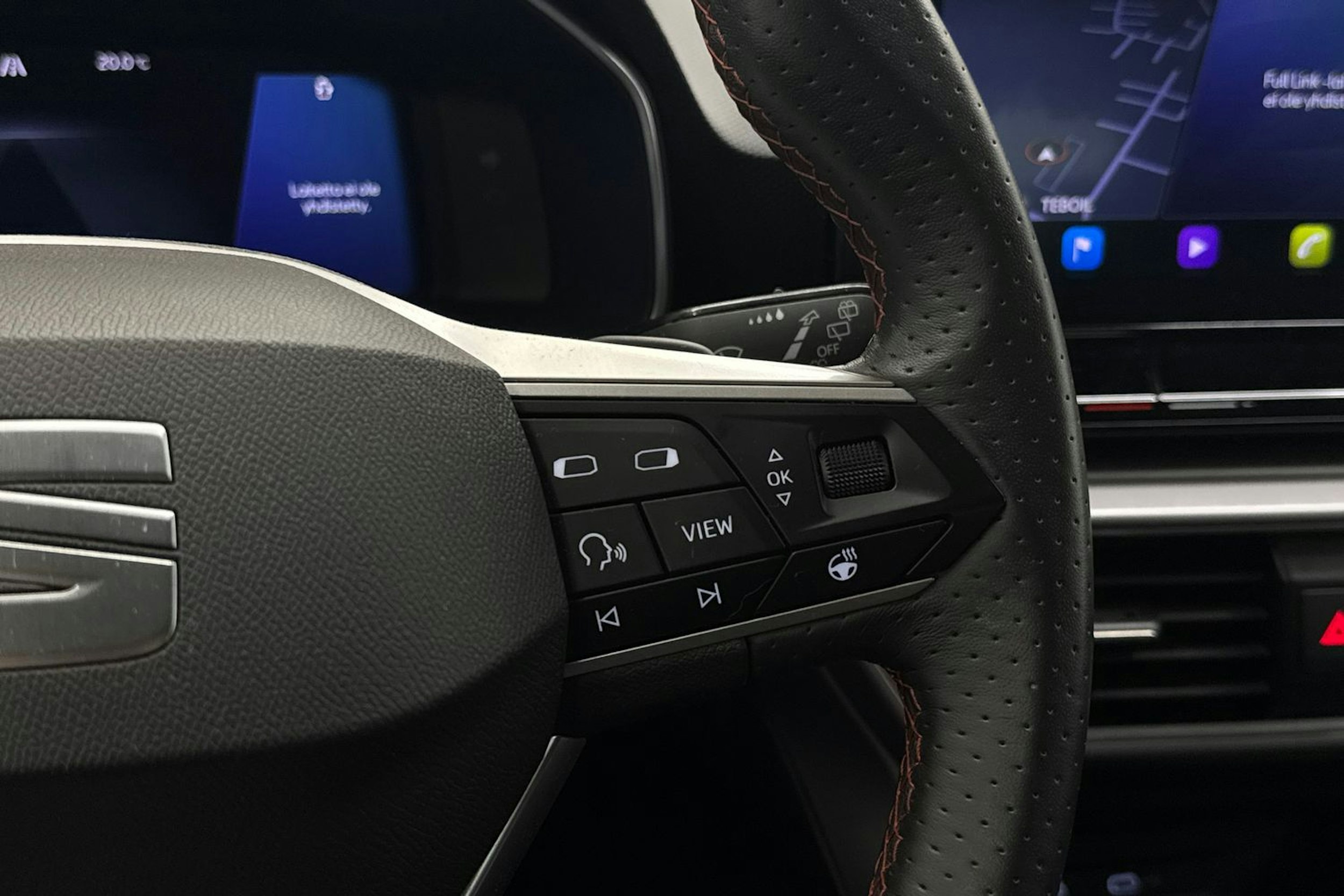 valkoinen SEAT Leon 2021 kuva 16.