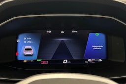 valkoinen SEAT Leon 2021 kuva 17.