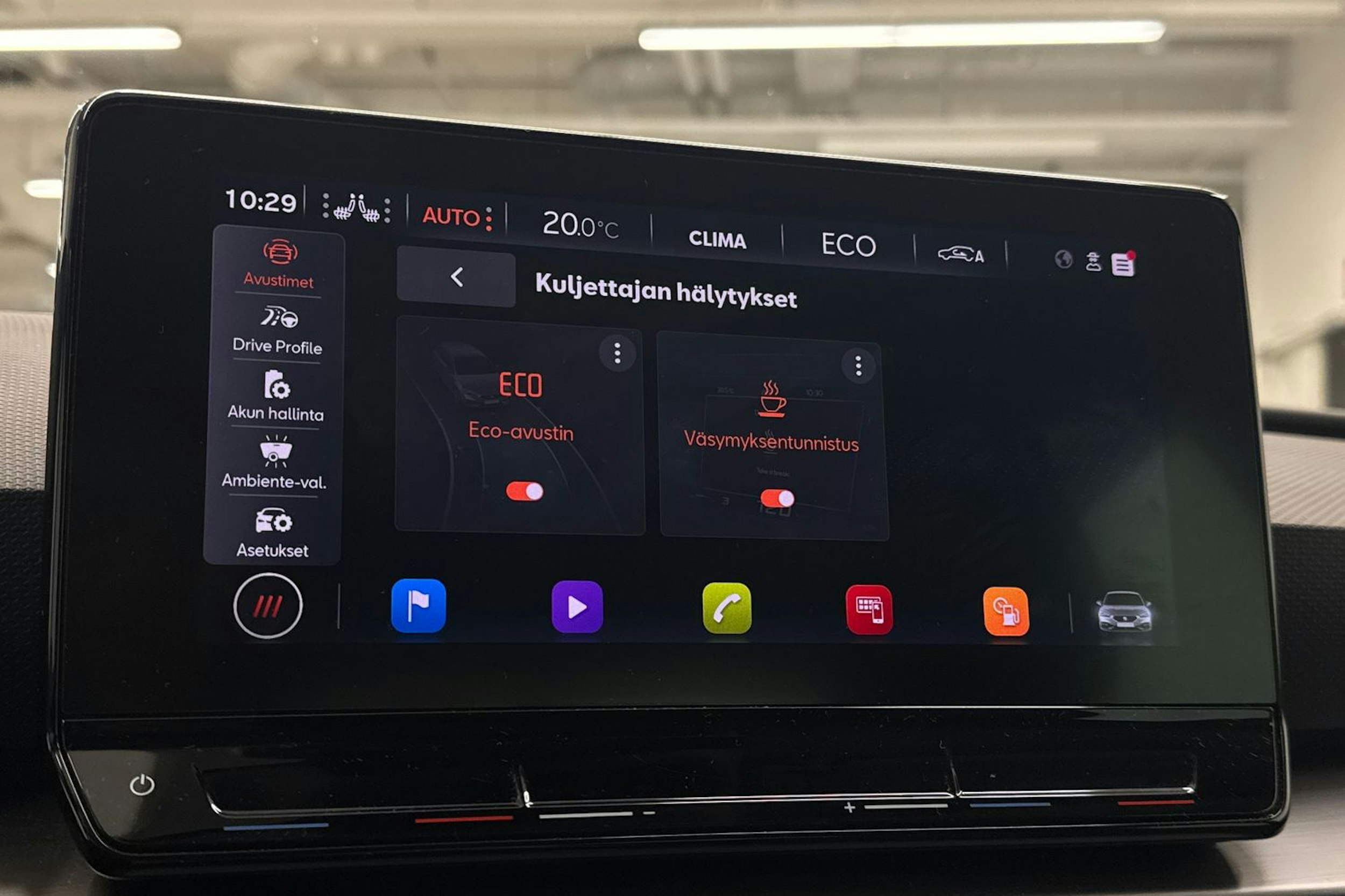 valkoinen SEAT Leon 2021 kuva 31.