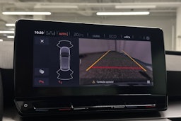 valkoinen SEAT Leon 2021 kuva 32.
