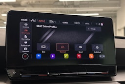 valkoinen SEAT Leon 2021 kuva 33.