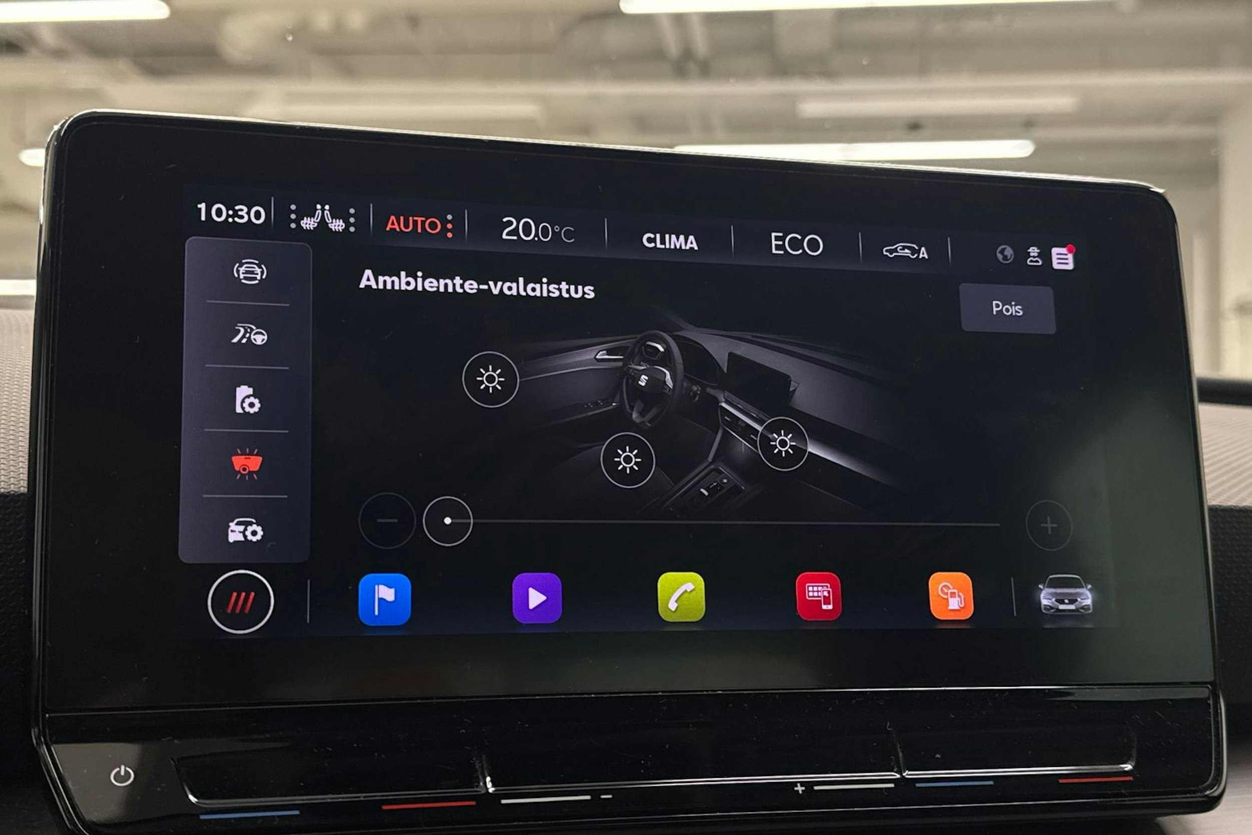 valkoinen SEAT Leon 2021 kuva 34.
