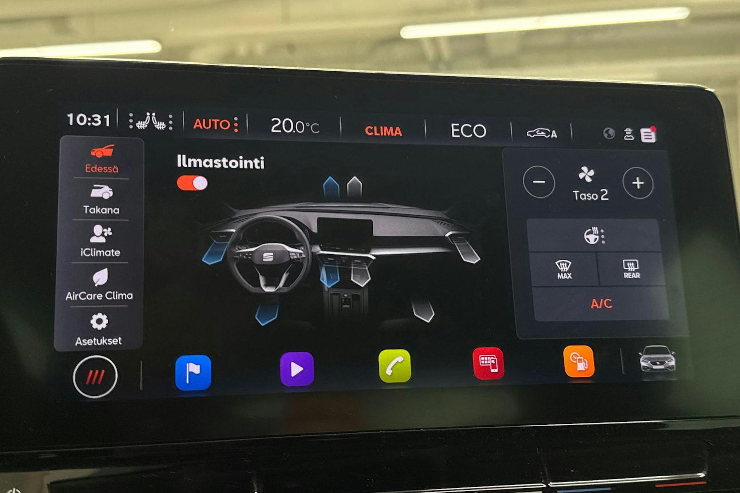 valkoinen SEAT Leon 2021 kuva 35.