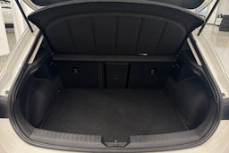 valkoinen SEAT Leon 2021 kuva 37.