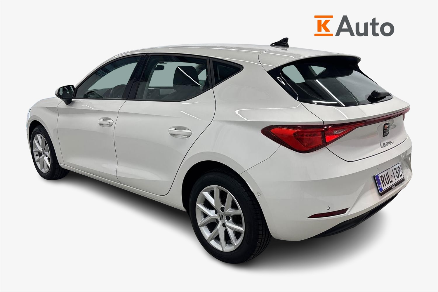Seat Leon 1,0 eTSI 110 Hybrid Style DSG 2021, kuva 2/22