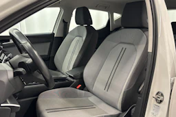 valkoinen SEAT Leon 2021 kuva 11.