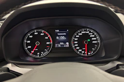 valkoinen SEAT Leon 2021 kuva 12.