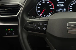 valkoinen SEAT Leon 2021 kuva 14.