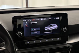 valkoinen SEAT Leon 2021 kuva 17.