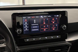 valkoinen SEAT Leon 2021 kuva 18.